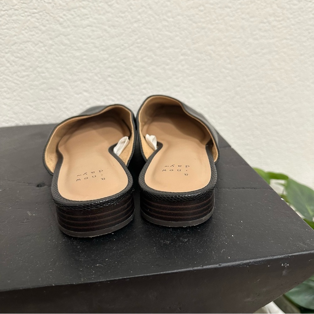 A. New Day black mules Sz8 - Picture 4 of 5